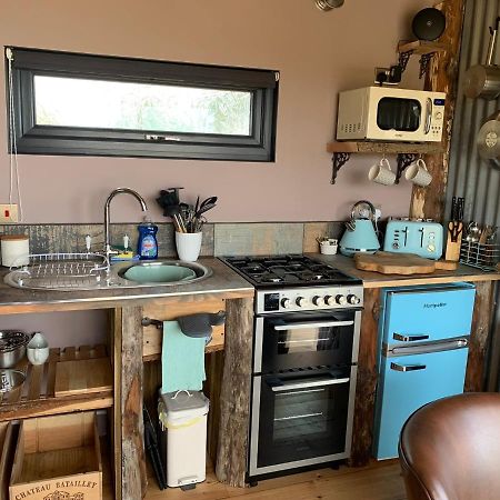 Byre Cottages & Log Cabin 卡迪根 外观 照片
